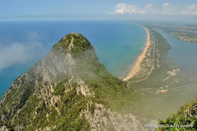 Image de 400 meters from the sea in the center of the town of San Felice