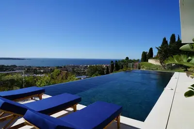 Image de Villa vue mer avec piscine