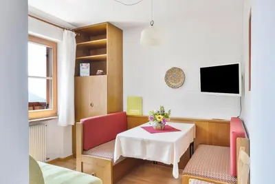 Image de Appartement \"Gabrielli Anna\" avec vue sur les montagnes, Wi-Fi, terrasse et jardin