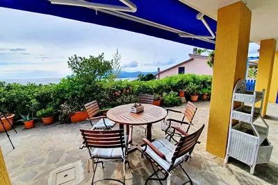 Image de Appartement \"La Perla del Golfo\" avec vue sur la mer et terrasse