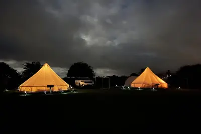 Image de Fully Furnished Glamping (Badger) - private bathroom, excellent central location