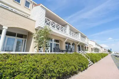 Image de Appartement luxueux avec vue sur la marina pour 10 personnes.