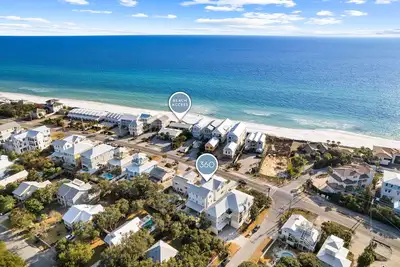 Image de Book for Summer! Low-Speed Vehicle! Turf Backyard! Private Pool, Cornhole and 100 Steps to Gulf!