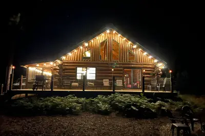 Image de Cozy Eagle River Lakeside Log Cabin on Sunset Lake