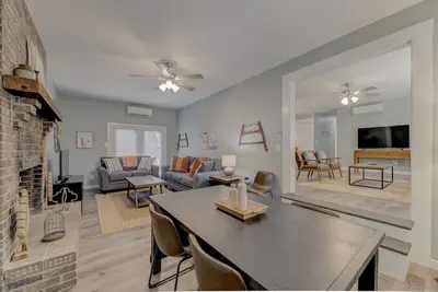 Image de Fort Jackson Family Abode 3bd 2ba Home Renovated