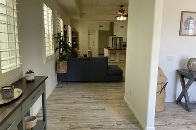 Image de Walk to Beach! ! Relax and Experience Beach Living