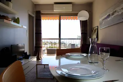 Image de Logement avec vue imprenable sur la mer + parking