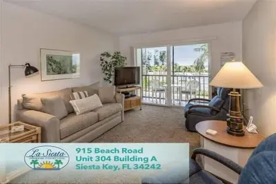 Image de 2 Bed/1 bath Condo Steps to Siesta Key Beach!