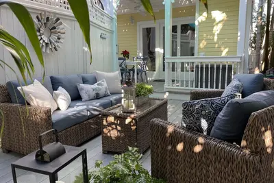 Image de New Monthly Rental, Old Town Duplex, Summer Deals, private backyard, pets welcom