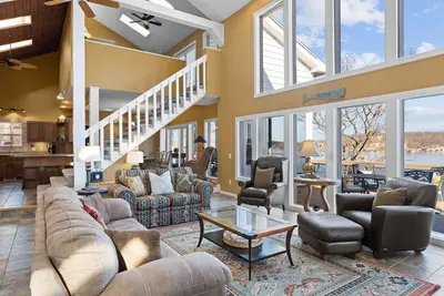 Image de Viewhouse 24 - Multi-Level Waterfront Home!