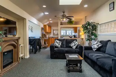 Image de The Penthouse-Your Downtown Paso Robles Destination!