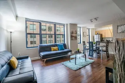 Image de Beautiful 2 Bedroom Fully Furnished Apartment on Harborfront