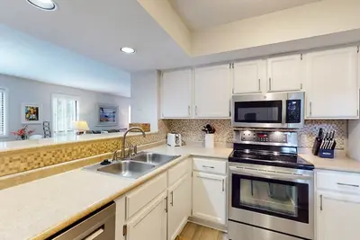 Image de Large Two Bedroom Villa with Four Queen Beds on the Lagoon!