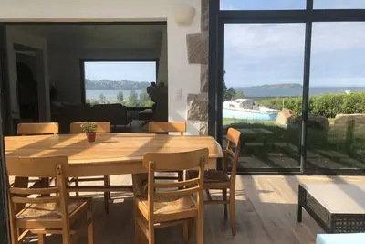 Image de Maison bretonne fraichement rénovée avec vue mer panoramique et sauna