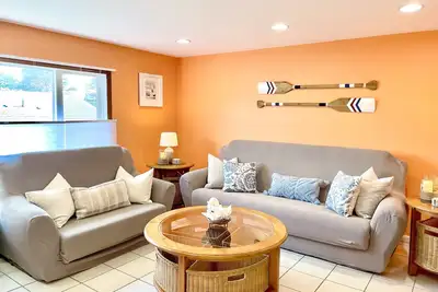 Image de ✨Walk to Beaches & Restaurants☀️Full Kitchen, Ac, Outdoor Shower