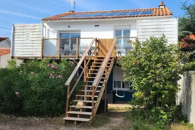 Image de grande maison familiale avec jardin sans vis à vis