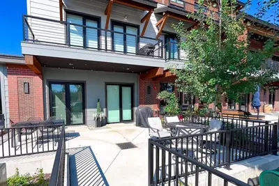 Image de Elite Luxury Whitefish Condo, Great Patio, 2 Bed / 2 Bath, Indoor Parking and Private Ski Locker!