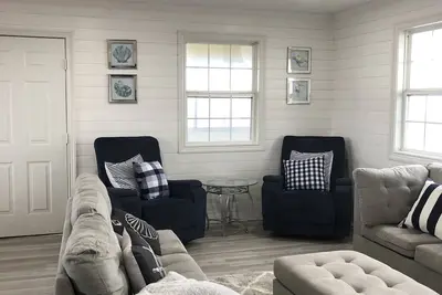 Image de Beautiful Waterfront view  Camp in Cocodrie w\/ a big enclosed porch, bigDeck