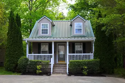 Image de Cozy cottage in a private, gated community minutes from all Pickwick attractions
