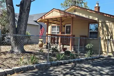 Image de Cozy cabin feel in midtown Reno