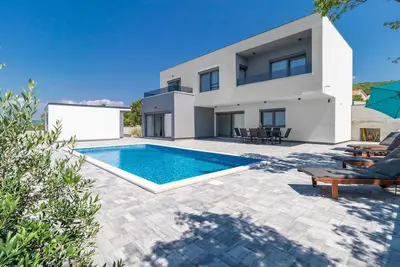 Image de Superbe maison à Smrika