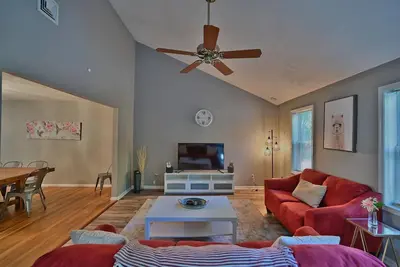 Image de Spacious Pocono Farms Getaway w/ Backyard Fire Pit &/ Lake Access / Amenities