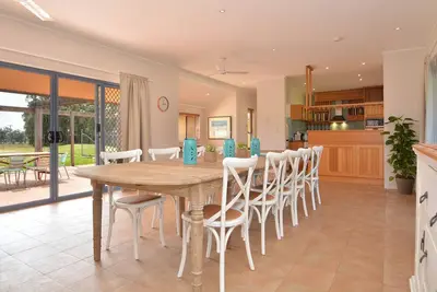 Image de 5 bedroom, 3 bathroom - pet friendly