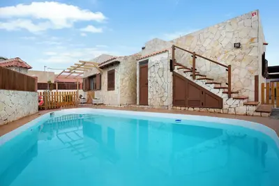 Maison de vacances \"Las Casitas 28\" près de la plage avec vue sur la mer, piscine, Wi-Fi et terrasse