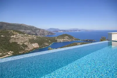 Luxurious Villa Sky With Infinity Pool & Amazing Views, Your Lefkada Getaway!