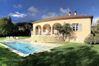 Image de Spacious pet friendly villa with large garden, swimming pool and 3 a\/c bedrooms