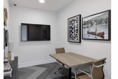 Image de Entire apartment huge Studio Apt available now!