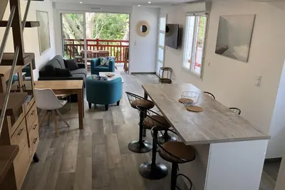 Image de Apt 70m, tout a pied plages, lac restau, commerces grandes chambres 4 Ă 6 pers.