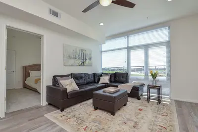 Image de Contemporary Urban Living in Gated Complex |2q