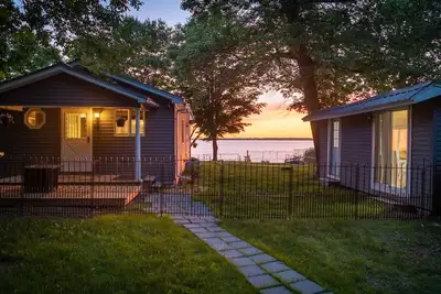 Image de Lake Champlain\/Maquam Bay Cottage - Water Access!