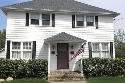 Image de New! Westhampton Beach Village Gem