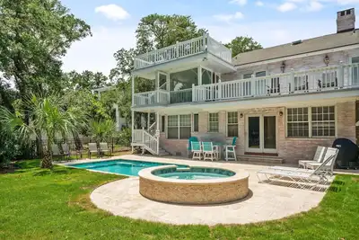 Image de Relaxing retreat on East Beach St. Simons - 4 King Bedrooms with Heated Pool