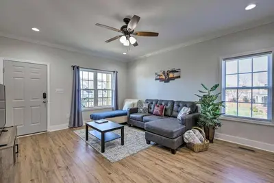 New-build modern house in Downtown Macon-Best Location with King Bed & Spa Bath