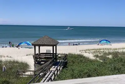 Image de Shore Beats Work! Direct Oceanfront Atlantic Beach Paradise