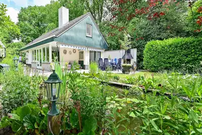 Image de Maison de vacances à Overijssel avec jardin
