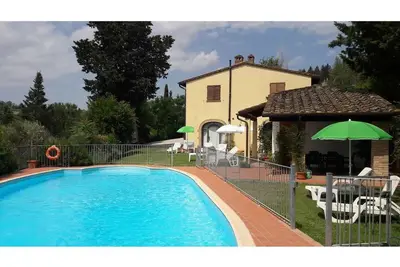 Image de Appartement devant la piscine avec une vue magnifique sur la campagne toscane