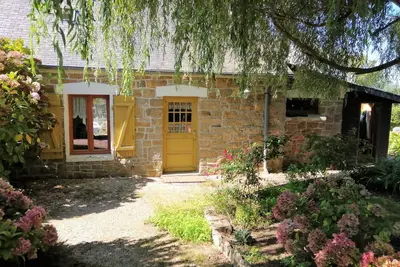 Image de Maison de campagne à 200 mètres de la plage.