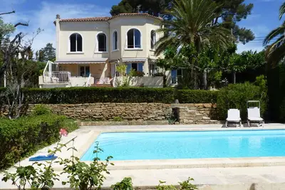 Image de Villa Rima, bas de villa sur grand jardin, piscine, vue mer, Ă 200m des plages.