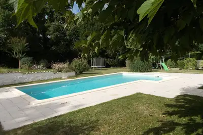 Image de Grand Terrain Piscine