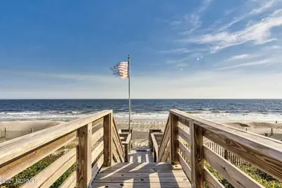 Image de Beach Please Oceanfront