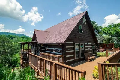 Image de Bear Claw Cove - Hot Tub, Fireplace, View