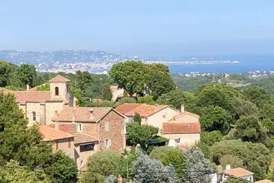 Image de Villa avec grande terrasse belle vue sur la baie de Cannes et l’Estérel