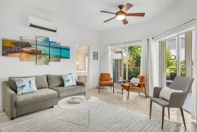Image de Suli - Stylish 2 Bedroom Condo in Grace Bay