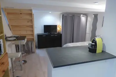 Image de Studio neuf avec courette privative