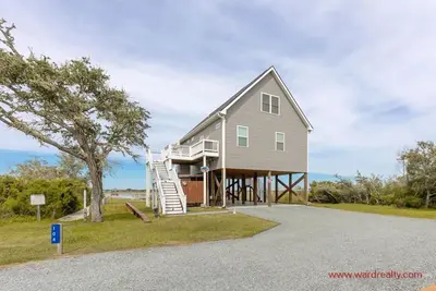 Image de Out East Too - Soundfront Home with Amazing Views! Dog Friendly!