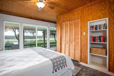 Image de The Lakeside Escape.